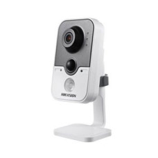 2МП IP відеокамера Hikvision з PIR датчиком