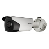 2МП IP відеокамера Hikvision з технологією LightFighter